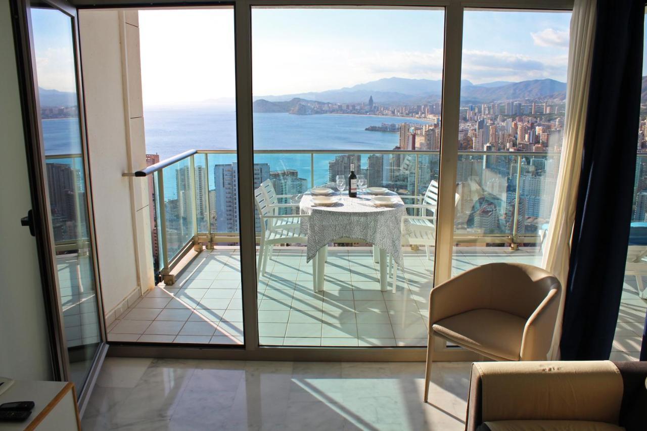 Skyline 26 Stunning Sea Views From A 2-Bedroom Apartment On The 26Th Floor Бенидорм Екстериор снимка
