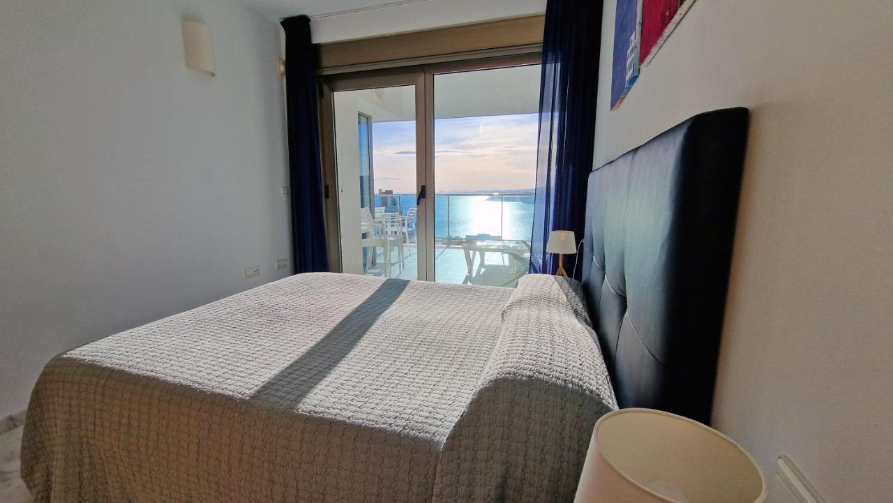 Skyline 26 Stunning Sea Views From A 2-Bedroom Apartment On The 26Th Floor Бенидорм Екстериор снимка