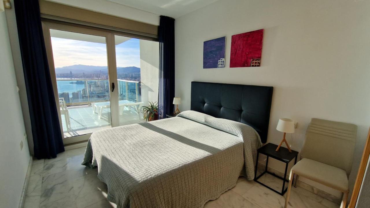 Skyline 26 Stunning Sea Views From A 2-Bedroom Apartment On The 26Th Floor Бенидорм Екстериор снимка